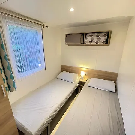 Mobilhome 8 Pers Climatise La Reserve 4 Etoiles Piscine Proche Casa de Férias *